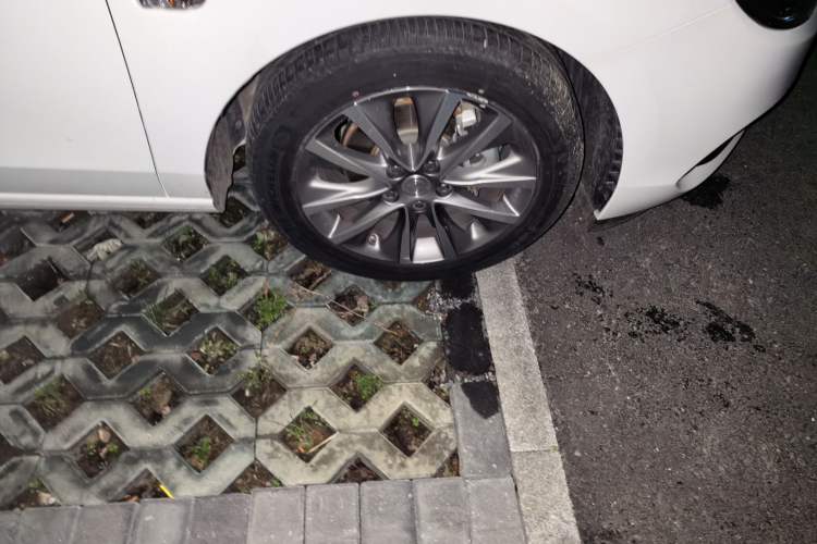 Used Buick GL6 2019 18T 6-Seater Connected Luxury Version China V Standard Right Front Wheel Hub