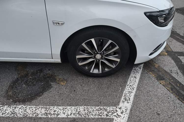 Used Buick GL6 2019 18T 6-Seater Connected Luxury Version China V Standard Right Front Wheel Hub