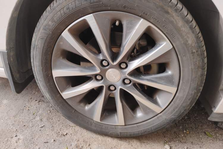 Used Buick GL6 2019 18T 6-Seater Connected Luxury Version China VI Standard Right Front Wheel Hub