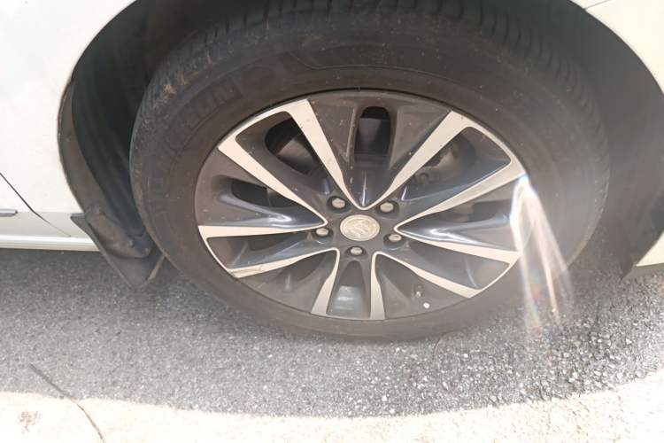 Used Buick GL6 2019 18T 6-Seater Connected Luxury Version China V Standard Right Front Wheel Hub