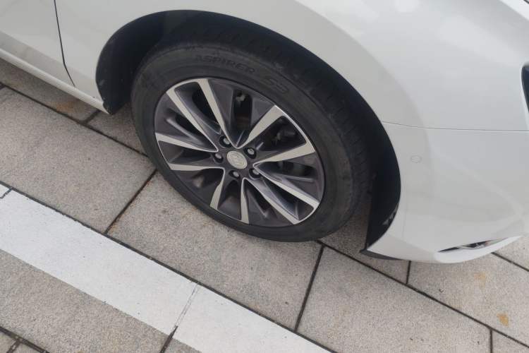 Used Buick GL6 2019 18T 6-Seater Connected Luxury Version China VI Standard Right Front Wheel Hub