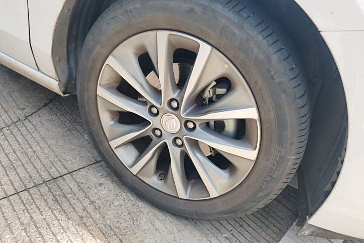 Used Buick GL6 2019 18T 6-Seater Elite Version China VI Standard Right Front Wheel Hub