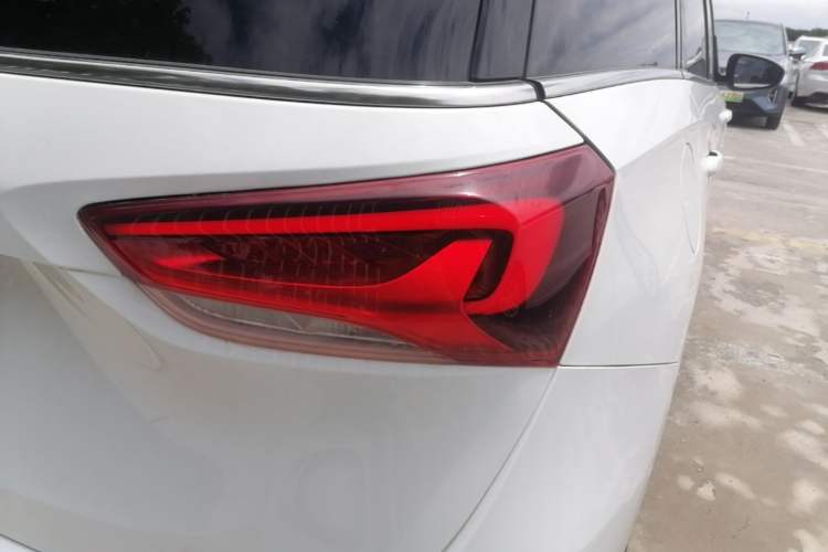 Used Buick GL6 2019 18T 6-Seater Connected Luxury Version China VI Standard Right Rear Taillight