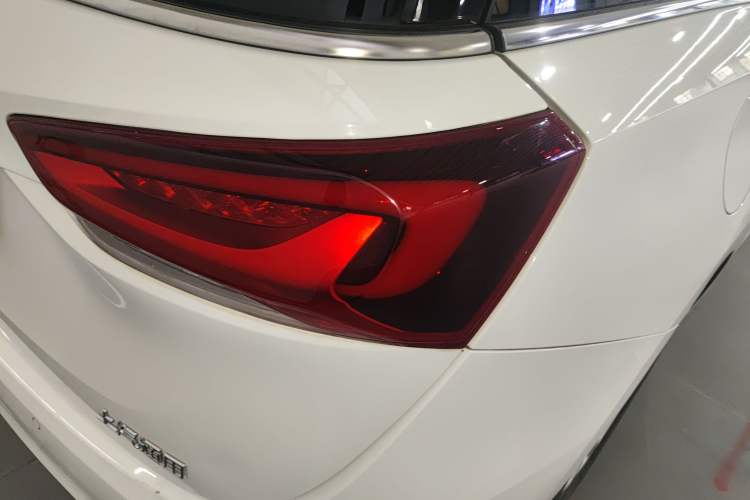 Used Buick GL6 2019 18T 5-Seater Elite Version China V Standard Right Rear Taillight