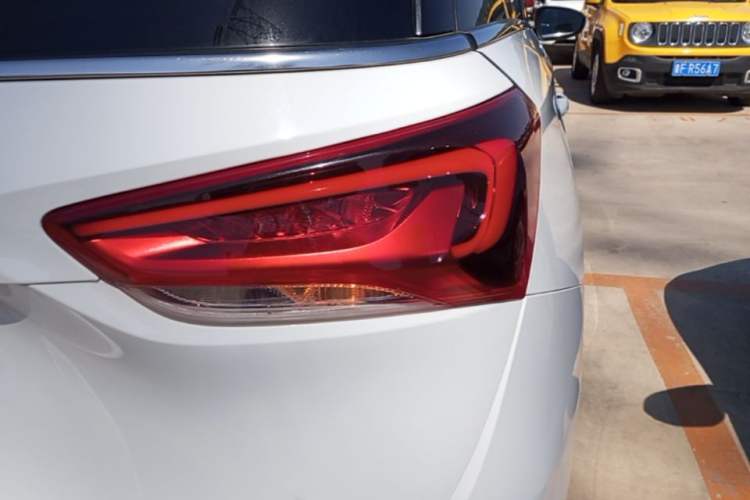 Used Buick GL6 2019 18T 6-Seater Connected Luxury Version China VI Standard Right Rear Taillight