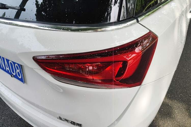 Used Buick GL6 2019 18T 6-Seater Elite Version China V Standard Right Rear Taillight