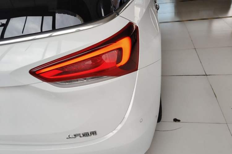 Used Buick GL6 2019 18T 6-Seater Connected Luxury Version China VI Standard Right Rear Taillight