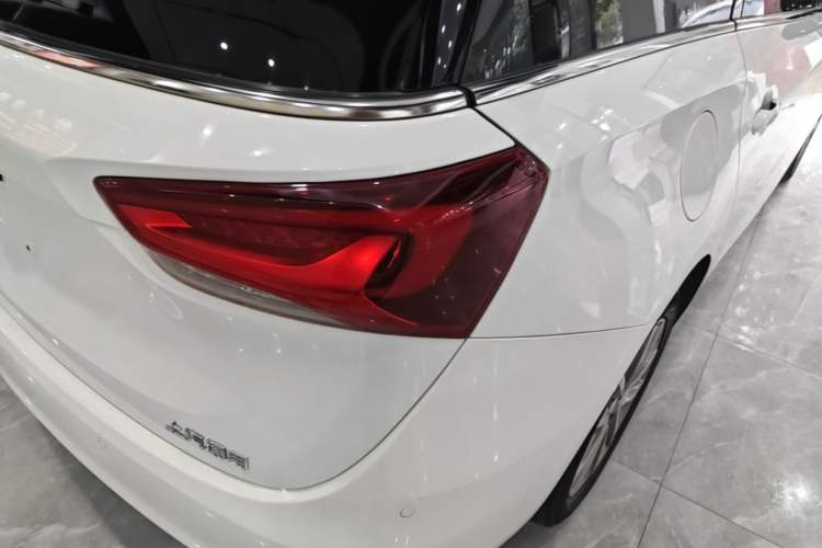 Used Buick GL6 2019 18T 6-Seater Connected Luxury Version China VI Standard Right Rear Taillight