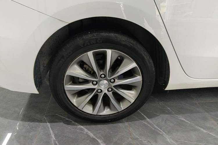 Used Buick GL6 2019 18T 6-Seater Connected Luxury Version China V Standard Right Rear Wheel Hub