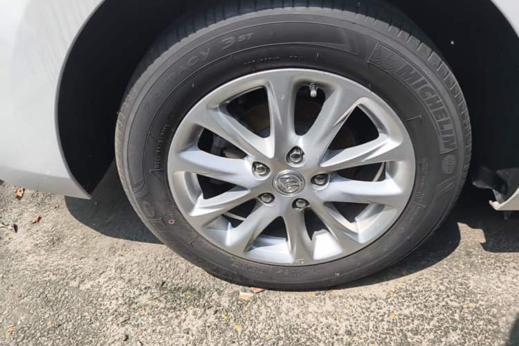 Used Buick GL6 2019 18T 6-Seater Elite Version China VI Standard Right Rear Wheel Hub