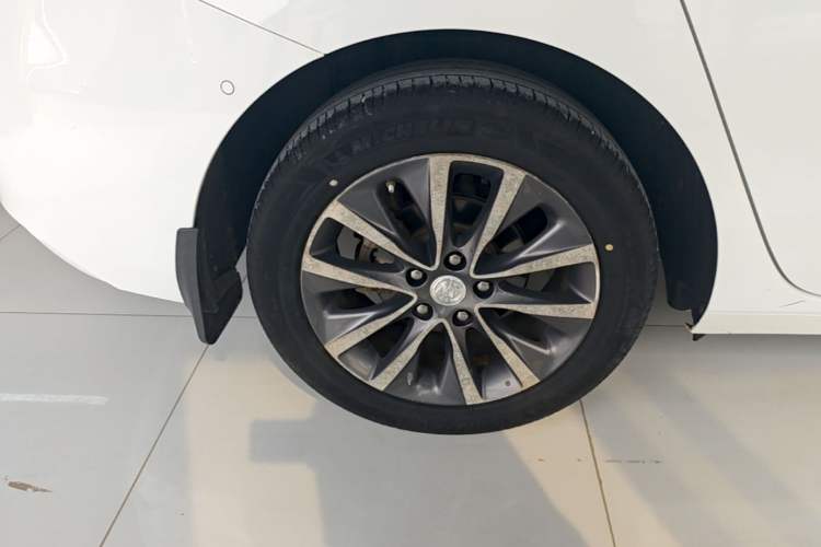 Used Buick GL6 2019 18T 6-Seater Connected Luxury Version China VI Standard Right Rear Wheel Hub