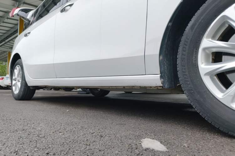 Used Buick GL6 2019 18T 6-Seater Elite Version China V Standard Right Side Sill