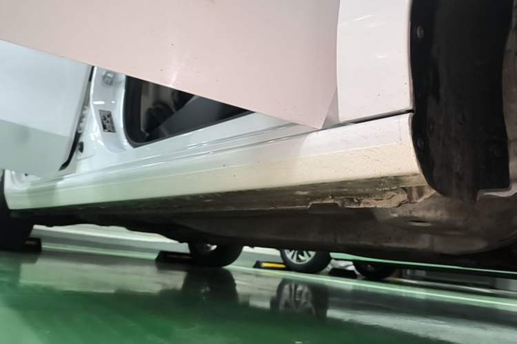 Used Buick GL6 2019 18T 6-Seater Elite Version China VI Standard Right Side Sill