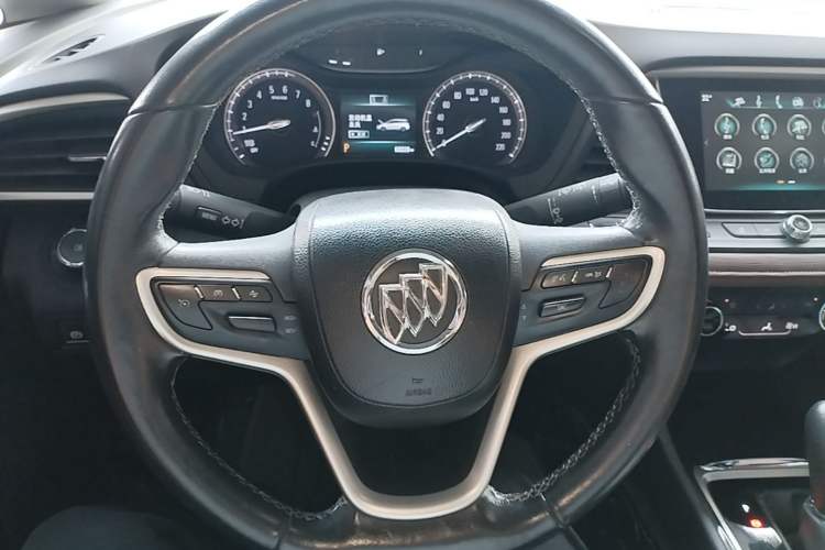 Used Buick GL6 2019 18T 6-Seater Connected Luxury Version China V Standard Steering Wheel