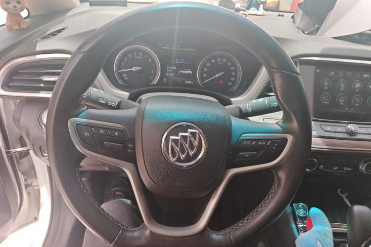 Used Buick GL6 2019 18T 6-Seater Connected Luxury Version China VI Standard Steering Wheel