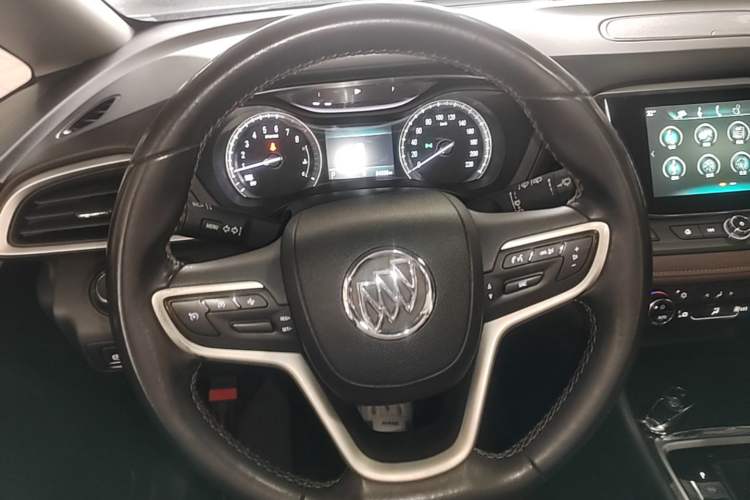 Used Buick GL6 2019 18T 5-Seater Connected Luxury Version China V Standard Steering Wheel