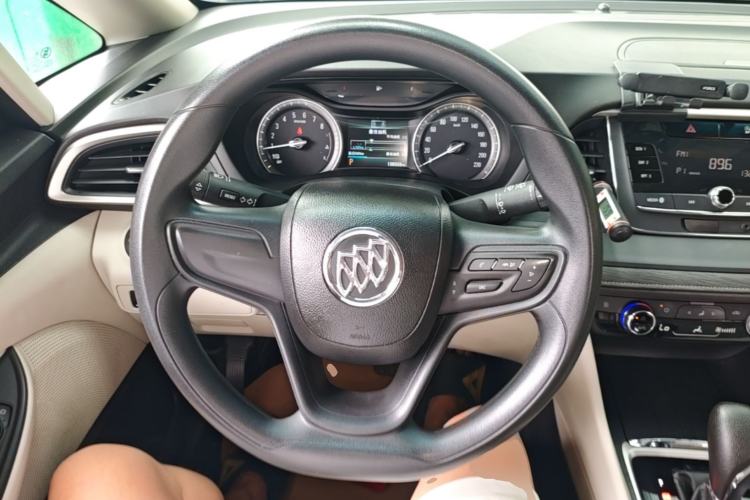 Used Buick GL6 2019 18T 6-Seater Elite Version China VI Standard Steering Wheel