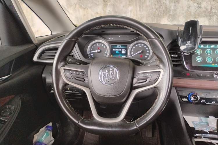 Used Buick GL6 2019 18T 6-Seater Connected Luxury Version China VI Standard Steering Wheel