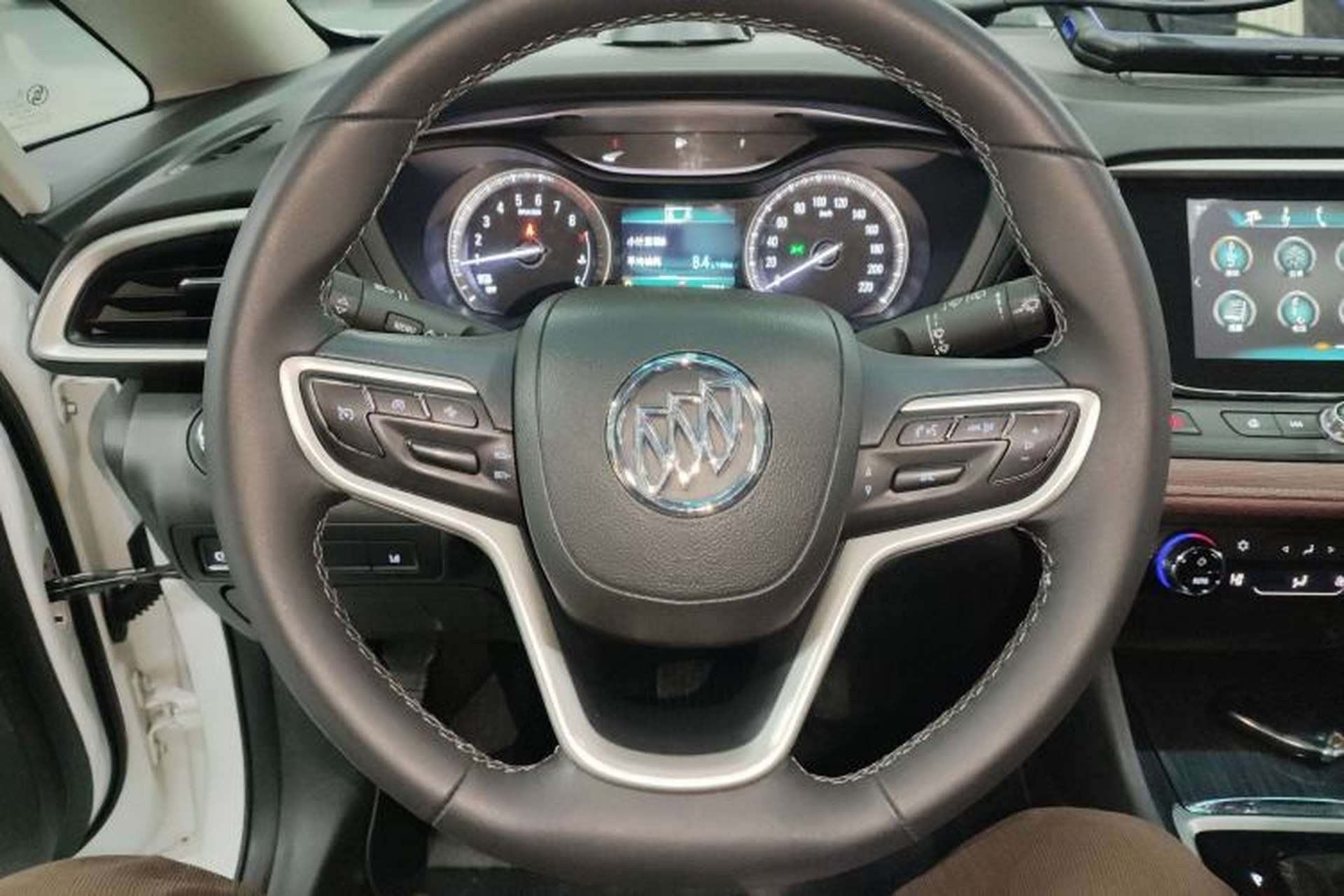 Used Buick GL6 2019 18T 6-Seater Connected Luxury Version China VI Standard Steering Wheel