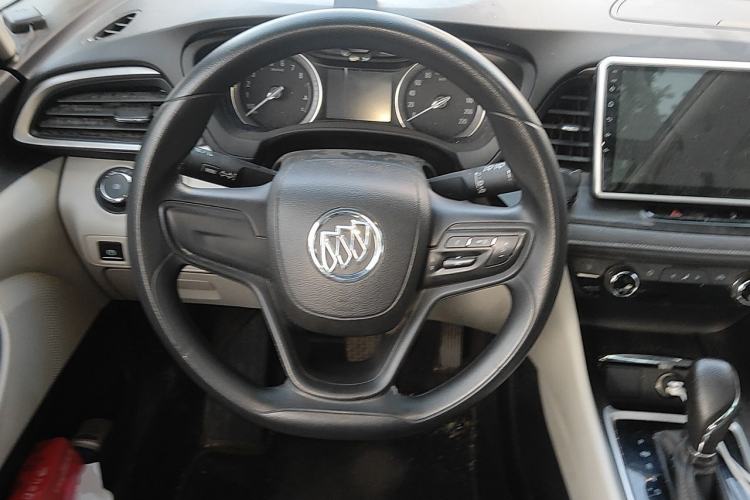 Used Buick GL6 2019 18T 6-Seater Elite Version China VI Standard Steering Wheel