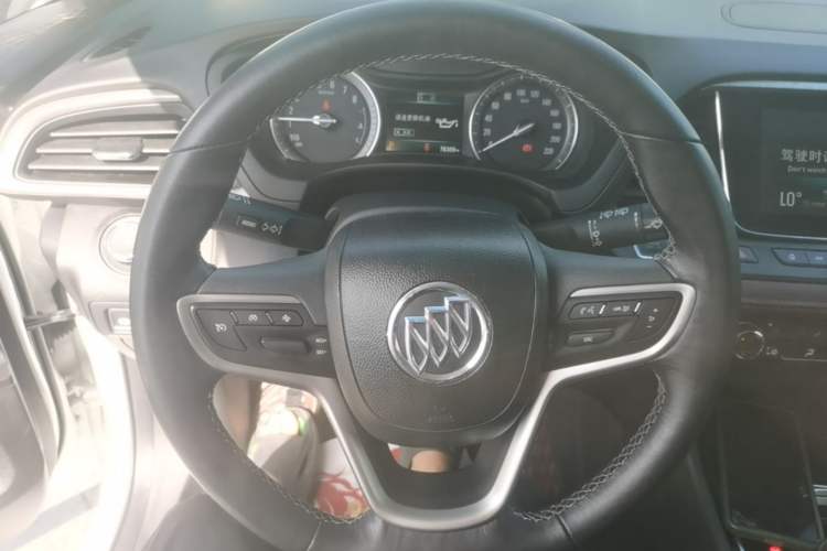 Used Buick GL6 2019 18T 6-Seater Connected Luxury Version China VI Standard Steering Wheel