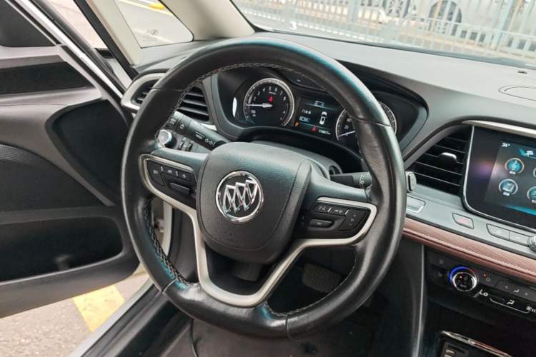 Used Buick GL6 2019 18T 6-Seater Connected Luxury Version China VI Standard Steering Wheel