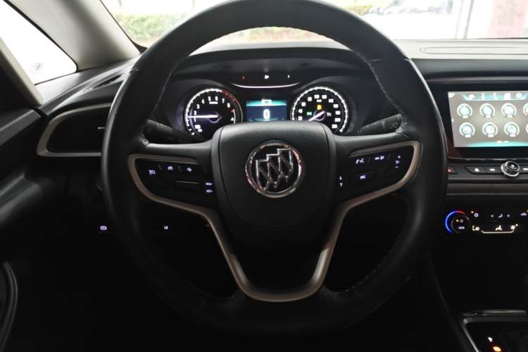 Used Buick GL6 2019 18T 6-Seater Connected Luxury Version China VI Standard Steering Wheel