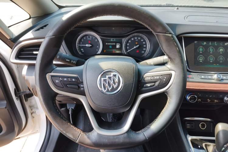 Used Buick GL6 2019 18T 6-Seater Connected Luxury Version China VI Standard Steering Wheel
