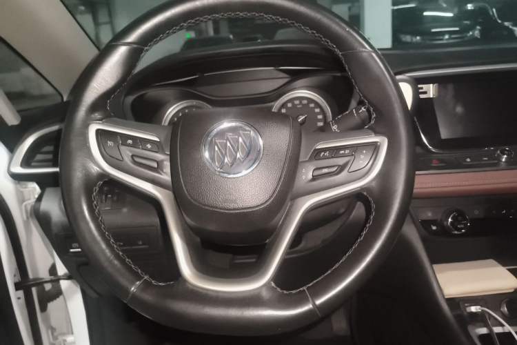Used Buick GL6 2019 18T 6-Seater Connected Luxury Version China VI Standard Steering Wheel