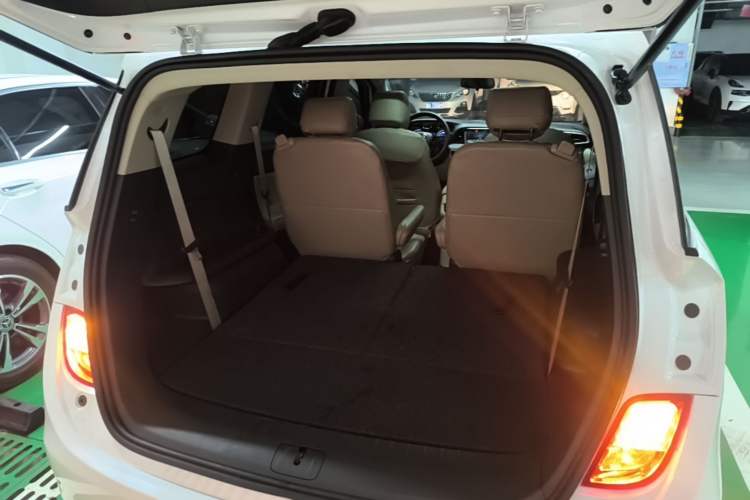 Used Buick GL6 2019 18T 6-Seater Elite Version China VI Standard Trunk