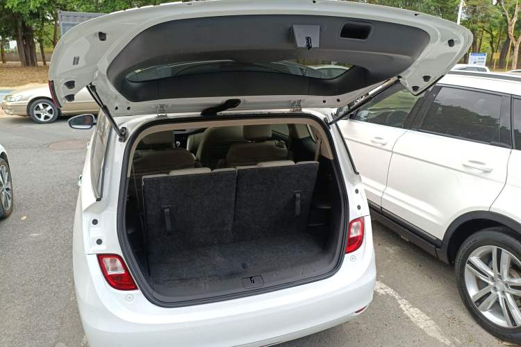 Used Buick GL6 2019 18T 6-Seater Elite Version China VI Standard Trunk