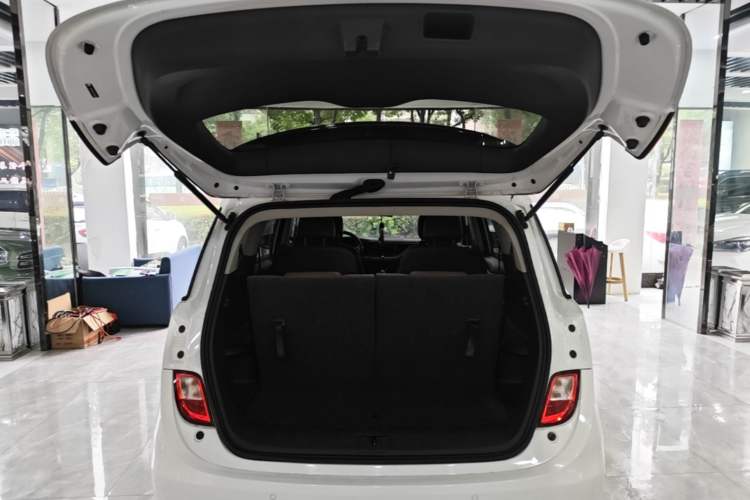 Used Buick GL6 2019 18T 6-Seater Connected Luxury Version China VI Standard Trunk