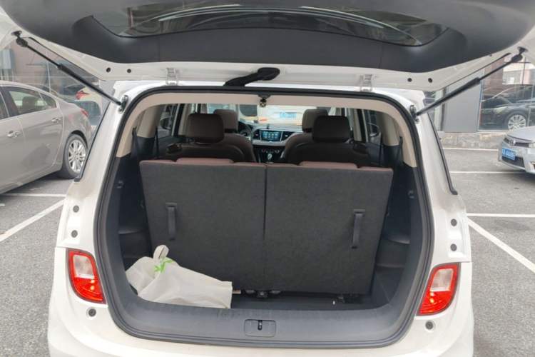 Used Buick GL6 2019 18T 6-Seater Connected Luxury Version China VI Standard Trunk