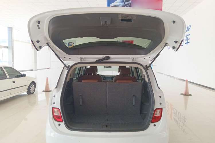 Used Buick GL6 2019 18T 6-Seater Connected Luxury Version China VI Standard Trunk