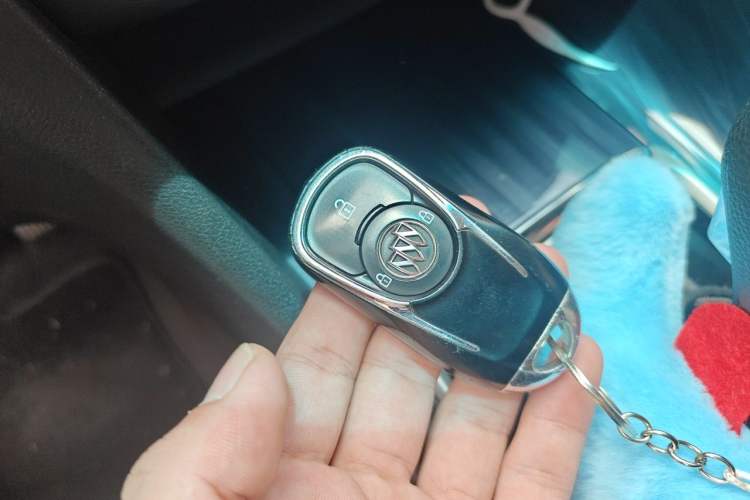Used Buick GL6 2019 18T 6-Seater Connected Luxury Version China VI Standard Vehicle Key