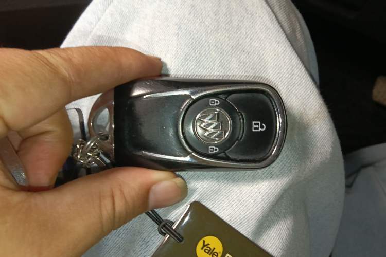Used Buick GL6 2019 18T 6-Seater Connected Luxury Version China VI Standard Vehicle Key