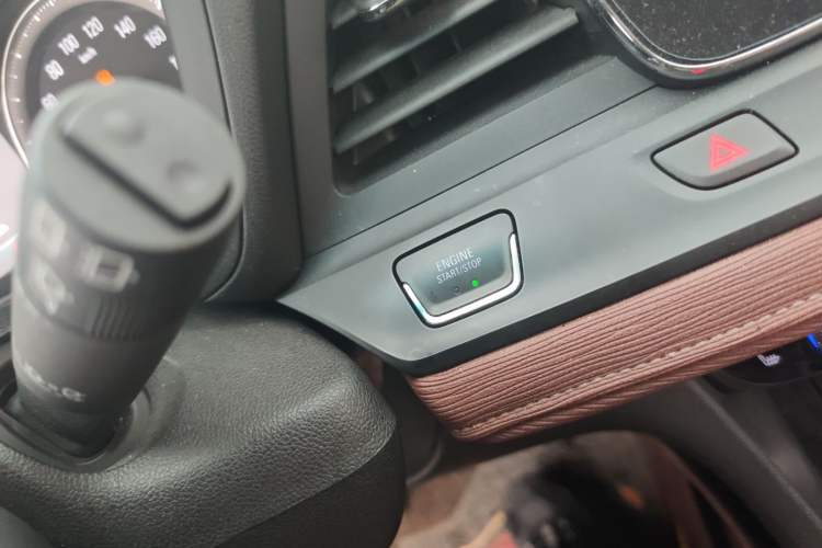 Used Buick GL6 2019 18T 6-Seater Connected Luxury Version China VI Standard Vehicle Key