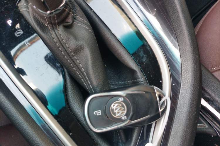 Used Buick GL6 2019 18T 6-Seater Connected Luxury Version China VI Standard Vehicle Key