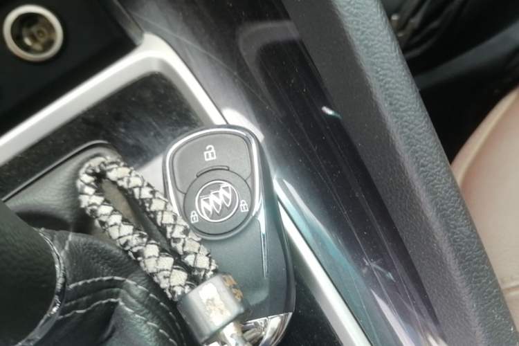 Used Buick GL6 2019 18T 6-Seater Connected Luxury Version China VI Standard Vehicle Key