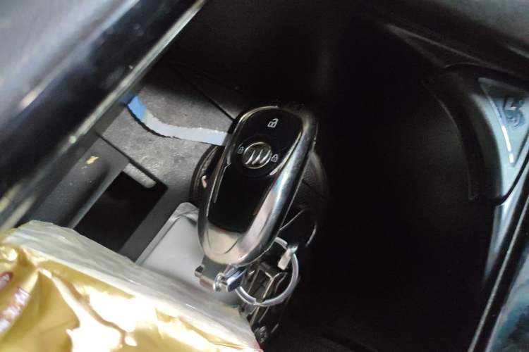 Used Buick GL6 2019 18T 6-Seater Connected Luxury Version China VI Standard Vehicle Key