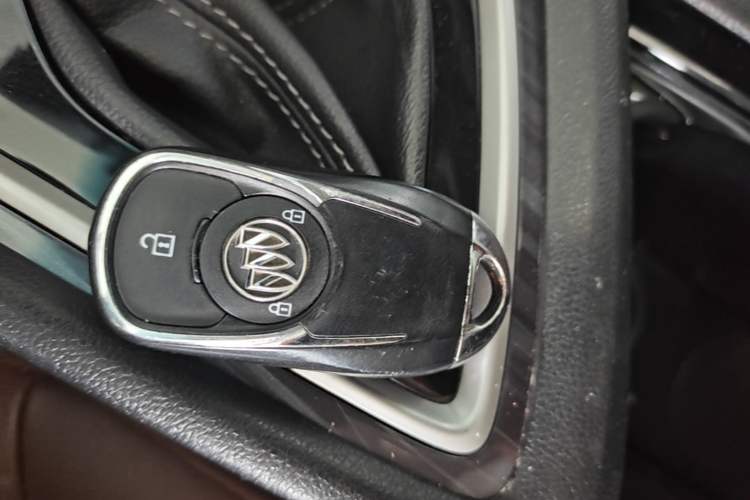 Used Buick GL6 2019 18T 6-Seater Connected Luxury Version China VI Standard Vehicle Key