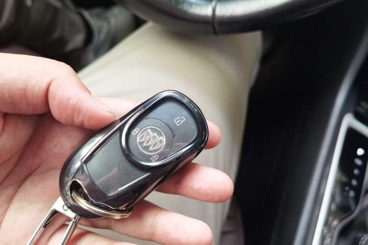 Used Buick GL6 2019 18T 6-Seater Connected Luxury Version China VI Standard Vehicle Key