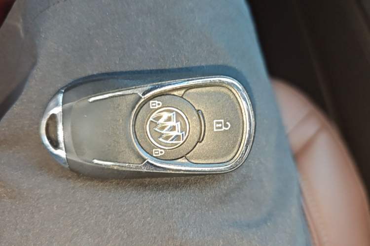 Used Buick GL6 2019 18T 6-Seater Connected Luxury Version China VI Standard Vehicle Key