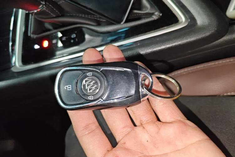 Used Buick GL6 2019 18T 6-Seater Connected Luxury Version China V Standard Vehicle Key