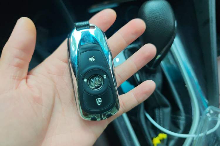Used Buick GL6 2019 18T 6-Seater Connected Luxury Version China VI Standard Vehicle Key