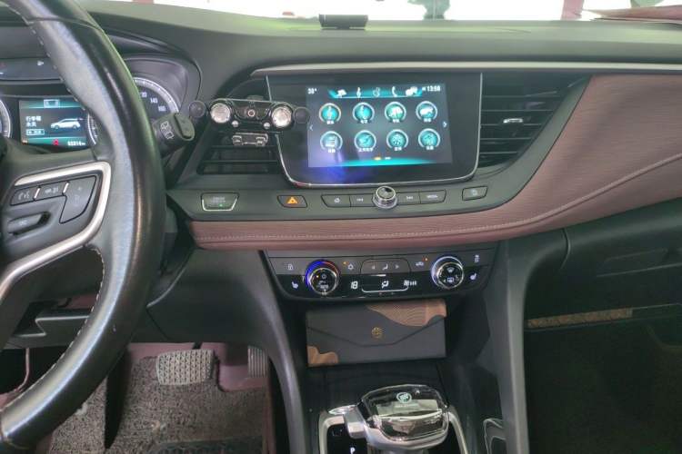 Used Buick GL6 2019 18T 6-Seater Connected Luxury Version China VI Standard Audio And AC Panel