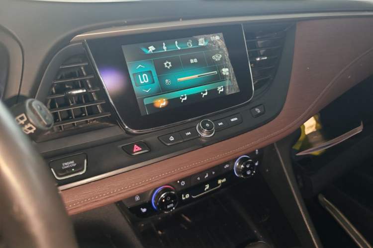 Used Buick GL6 2019 18T 6-Seater Connected Luxury Version China V Standard Audio And AC Panel