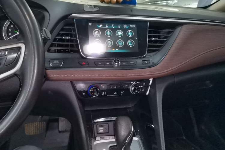 Used Buick GL6 2019 18T 6-Seater Connected Luxury Version China V Standard Audio And AC Panel