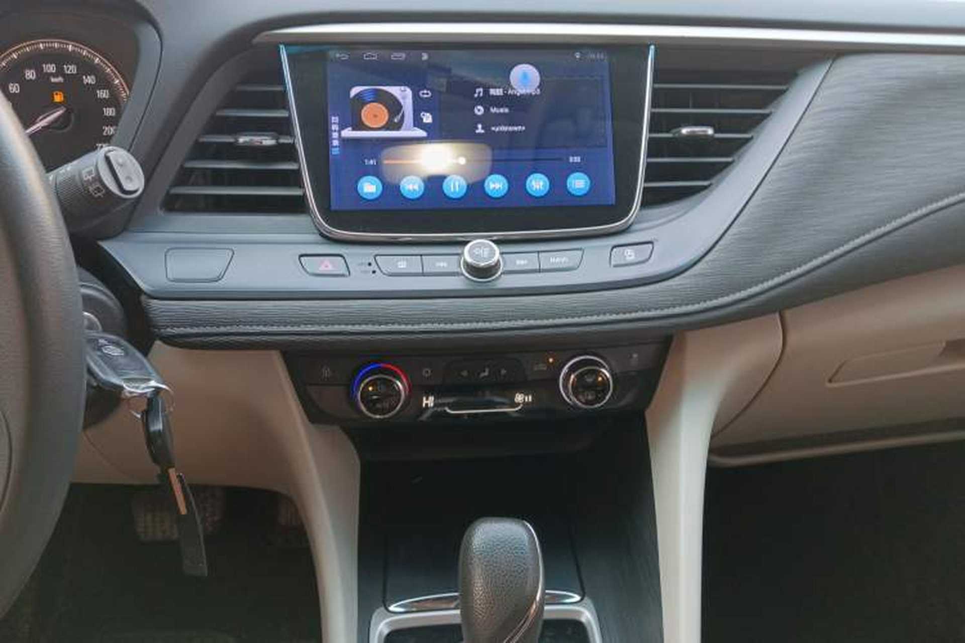 Used Buick GL6 2019 18T 6-Seater Elite Version China V Standard Audio And AC Panel