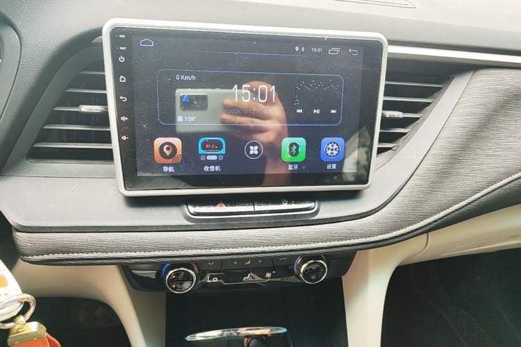 Used Buick GL6 2019 18T 6-Seater Elite Version China V Standard Audio And AC Panel